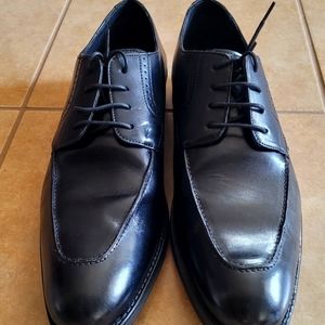 Brand New pair of Stacy Adams leather dress shoes in box size 13 mens